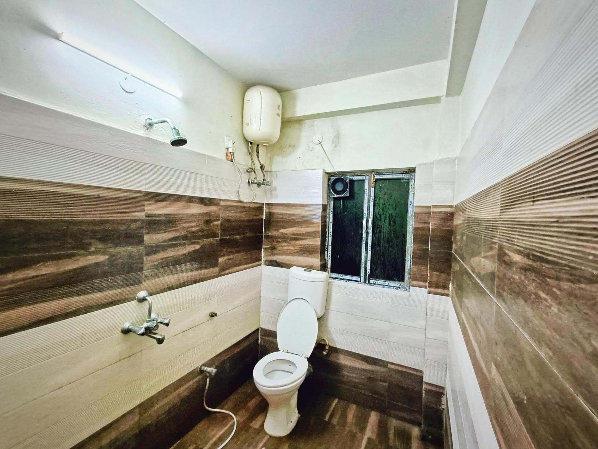 Rest Inn Hotel Newtown Road Near Tata Medical Kolkata Exterior photo